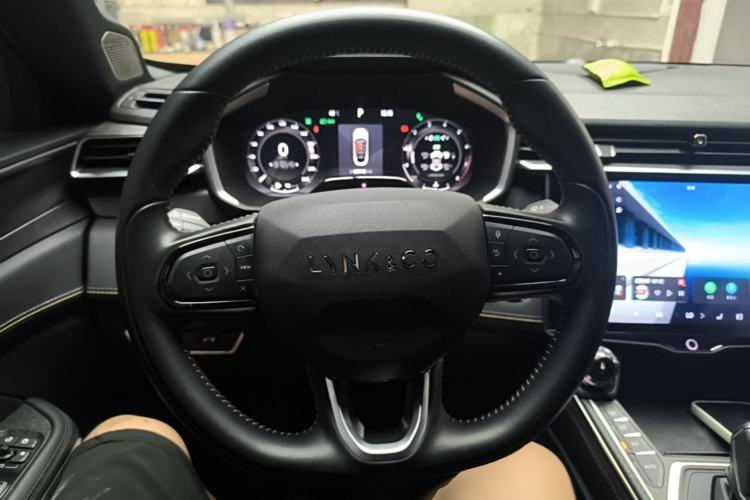 Used Lynk & Co 05 2023 2.0TD Two-Wheel Drive Shine Halo Steering Wheel