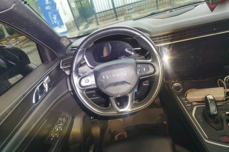 Used Lynk & Co 05 2023 2.0TD Two-Wheel Drive Shine Halo Steering Wheel