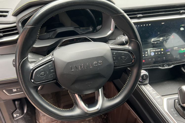 Used Lynk & Co 05 2023 2.0TD Two-Wheel Drive Shine Halo Steering Wheel