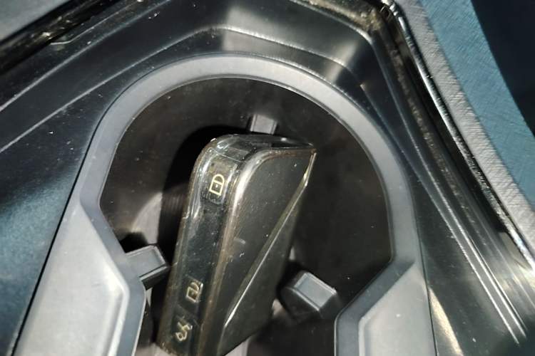 Used Lynk & Co 05 2023 2.0TD Four-Wheel Drive Sporty Halo Vehicle Key