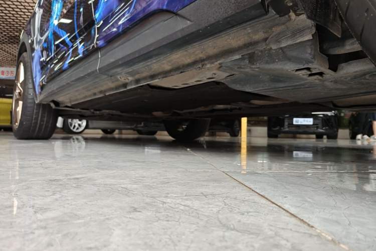 Used Lynk & Co 05 2023 2.0TD Two-Wheel Drive Shine Halo Left Side Sill