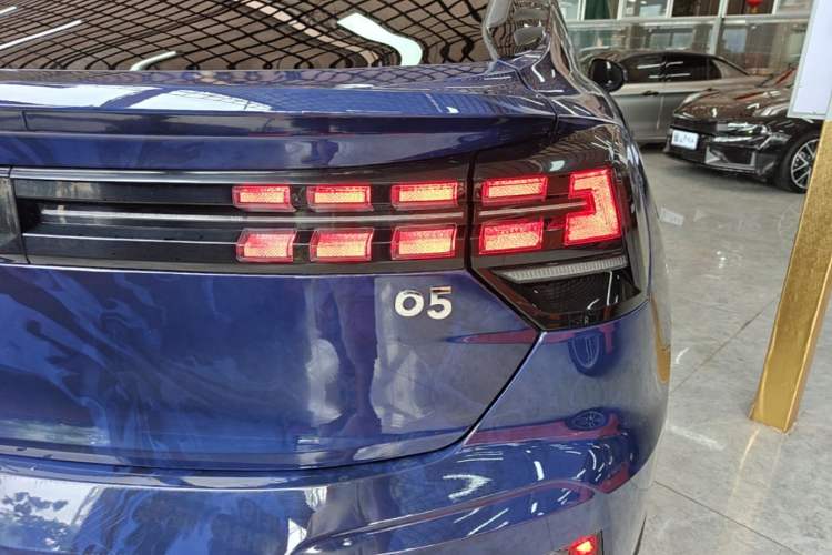 Used Lynk & Co 05 2023 2.0TD Two-Wheel Drive Shine Halo Right Rear Taillight