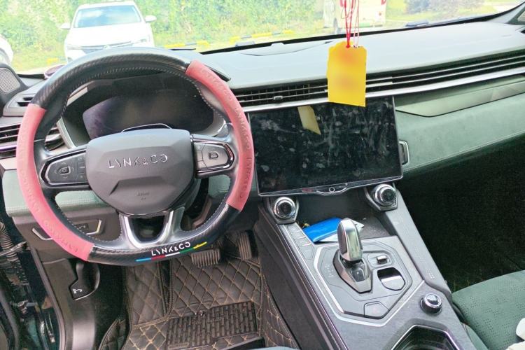 Used Lynk & Co 05 2023 2.0TD Two-Wheel Drive Shine Halo Center Console