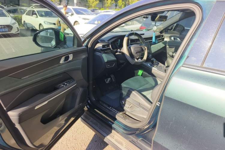 Used Lynk & Co 05 2023 2.0TD Two-Wheel Drive Shine Halo Driver Seat