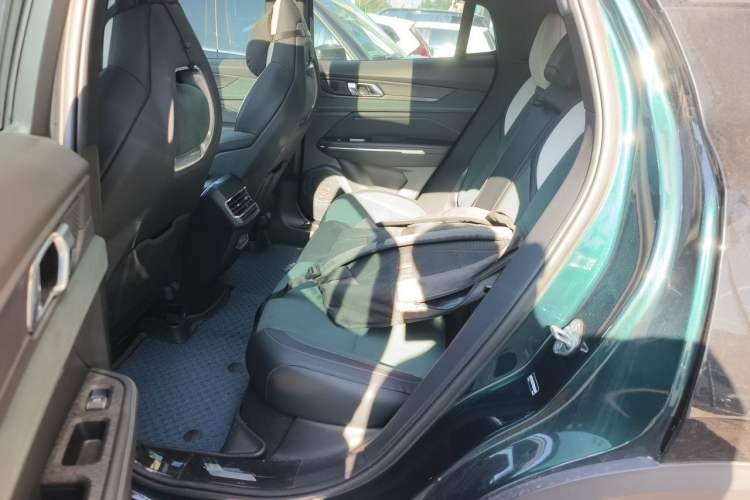 Used Lynk & Co 05 2023 2.0TD Two-Wheel Drive Shine Halo Left Rear Seat