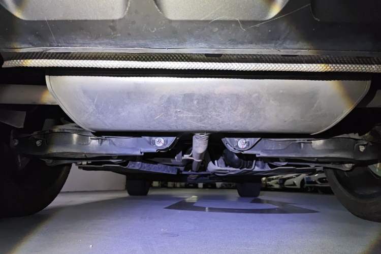 Used Lynk & Co 05 2023 2.0TD Two-Wheel Drive Zhaopu Pro Chassis Rear