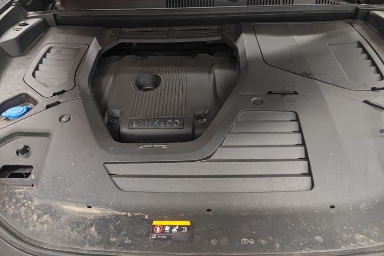 Used Lynk & Co 05 2023 2.0TD Two-Wheel Drive Shine Halo Engine Bay