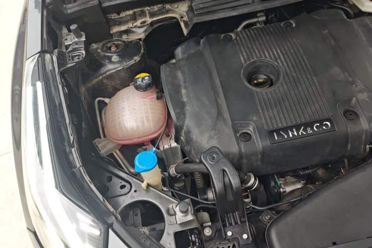 Used Lynk & Co 05 2023 2.0TD Two-Wheel Drive Zhaopu Pro Engine Bay Right