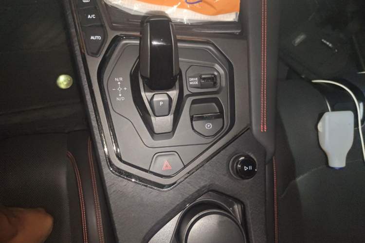 Used Lynk & Co 05 2023 2.0TD Four-Wheel Drive Sporty Halo Gear Lever
