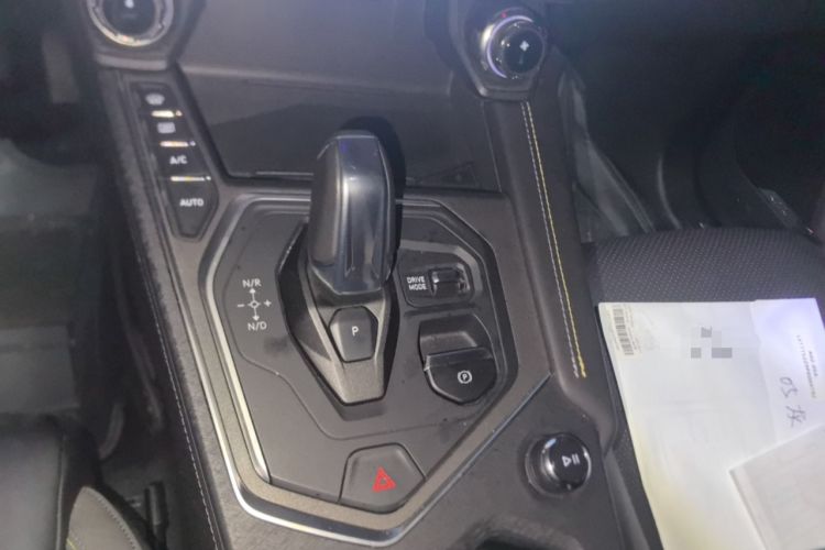 Used Lynk & Co 05 2023 2.0TD Two-Wheel Drive Shine Halo Gear Lever
