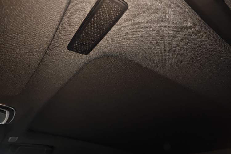 Used Lynk & Co 05 2023 2.0TD Two-Wheel Drive Shine Halo Headliner
