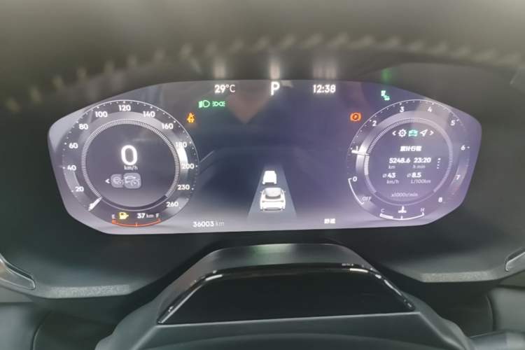 Used Lynk & Co 05 2023 2.0TD Two-Wheel Drive Shine Halo Instrument Cluster