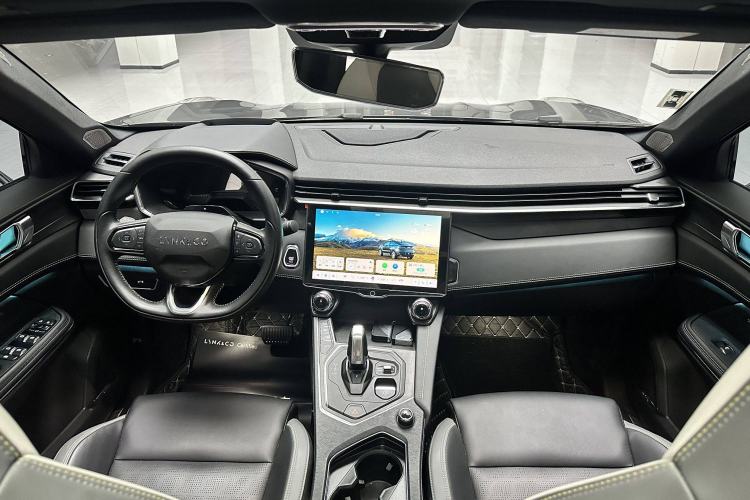 Used Lynk & Co 05 2023 2.0TD Two-Wheel Drive Shine Halo Interior 1