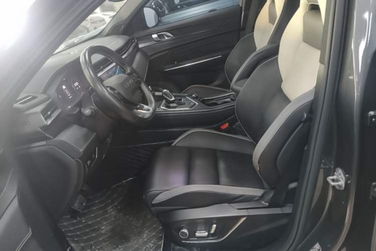 Used Lynk & Co 05 2023 2.0TD Two-Wheel Drive Shine Halo Left Front Seat