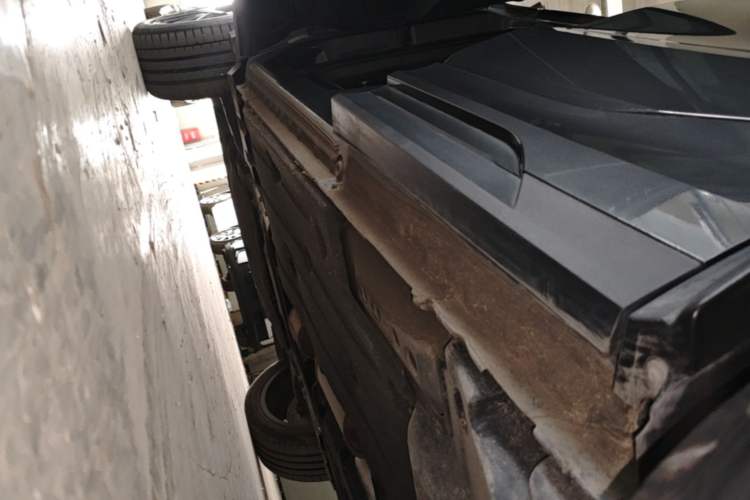 Used Lynk & Co 05 2023 2.0TD Two-Wheel Drive Shine Halo Left Side Sill