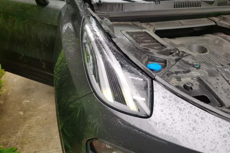 Used Lynk & Co 05 2023 2.0TD Two-Wheel Drive Shine Halo Right Front Headlight