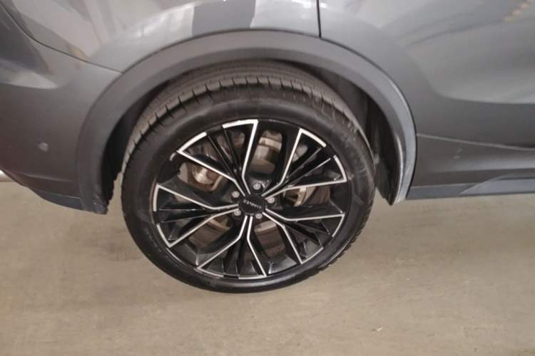 Used Lynk & Co 05 2023 2.0TD Two-Wheel Drive Shine Halo Right Rear Wheel Hub