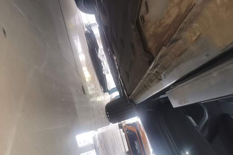 Used Lynk & Co 05 2023 2.0TD Two-Wheel Drive Shine Halo Right Side Sill