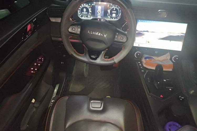 Used Lynk & Co 05 2023 2.0TD Four-Wheel Drive Sporty Halo Steering Wheel