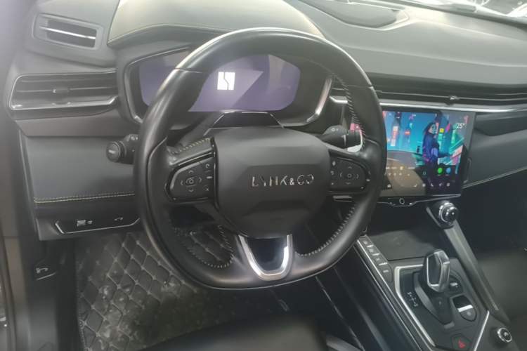 Used Lynk & Co 05 2023 2.0TD Two-Wheel Drive Shine Halo Steering Wheel