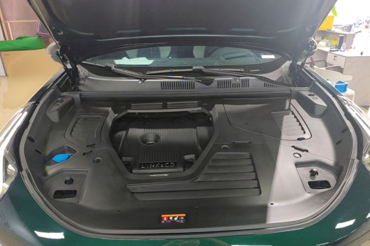Used Lynk & Co 05 2023 2.0TD Two-Wheel Drive Shine Halo Engine Bay