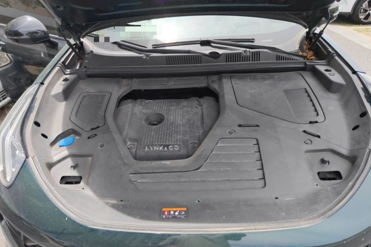 Used Lynk & Co 05 2023 2.0TD Two-Wheel Drive Shine Halo Engine Bay