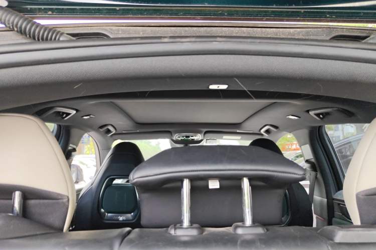 Used Lynk & Co 05 2023 2.0TD Two-Wheel Drive Shine Halo Headliner