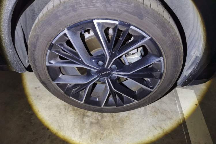 Used Lynk & Co 05 2023 2.0TD Two-Wheel Drive Shine Halo Right Front Wheel Hub