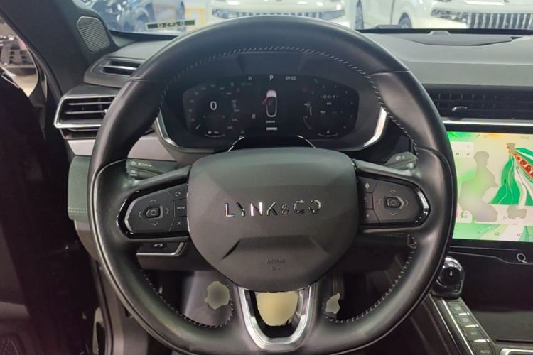 Used Lynk & Co 05 2023 2.0TD Two-Wheel Drive Shine Halo Steering Wheel