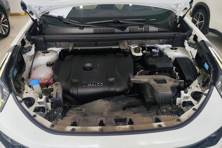Used Lynk & Co 05 2023 2.0TD Two-Wheel Drive Shine Halo Engine Bay