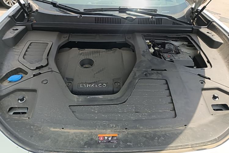 Used Lynk & Co 05 2023 2.0TD Two-Wheel Drive Shine Halo Engine Bay