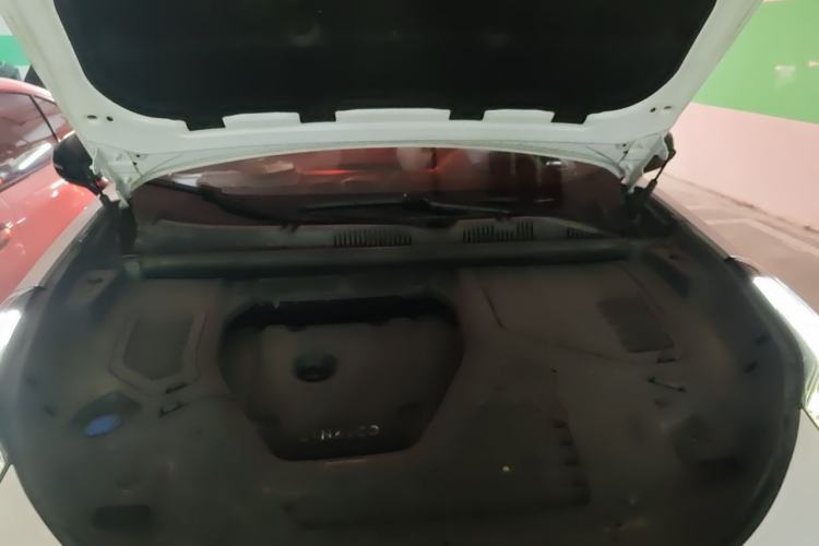 Used Lynk & Co 05 2023 2.0TD Two-Wheel Drive Shine Halo Engine Bay