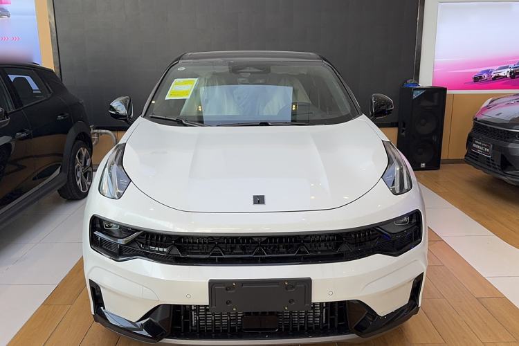 Used Lynk & Co 05 2023 2.0TD Two-Wheel Drive Shine Halo Exterior 1