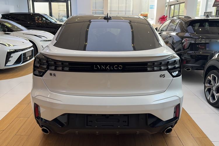 Used Lynk & Co 05 2023 2.0TD Two-Wheel Drive Shine Halo Exterior 4