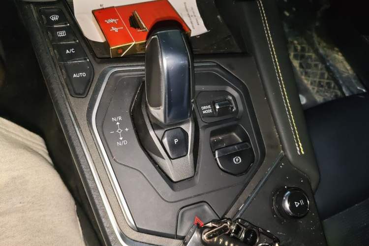 Used Lynk & Co 05 2023 2.0TD Two-Wheel Drive Shine Halo Gear Lever