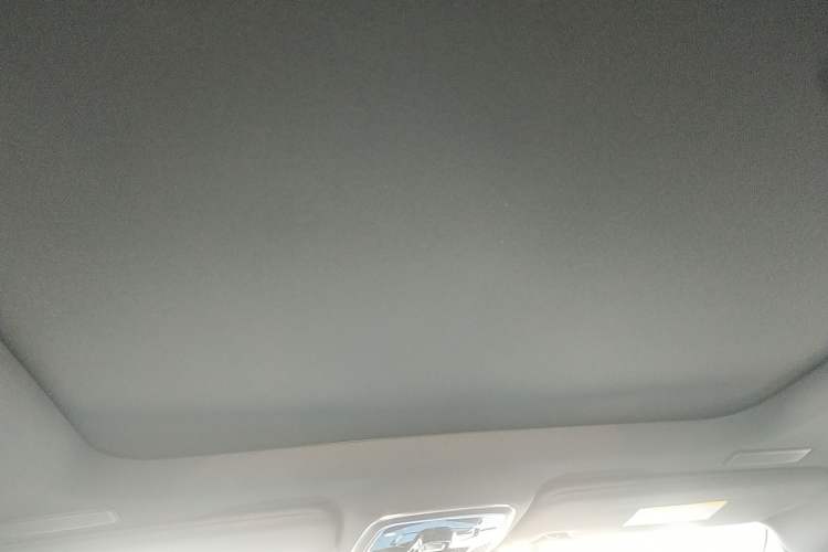 Used Lynk & Co 05 2023 2.0TD Two-Wheel Drive Shine Halo Headliner