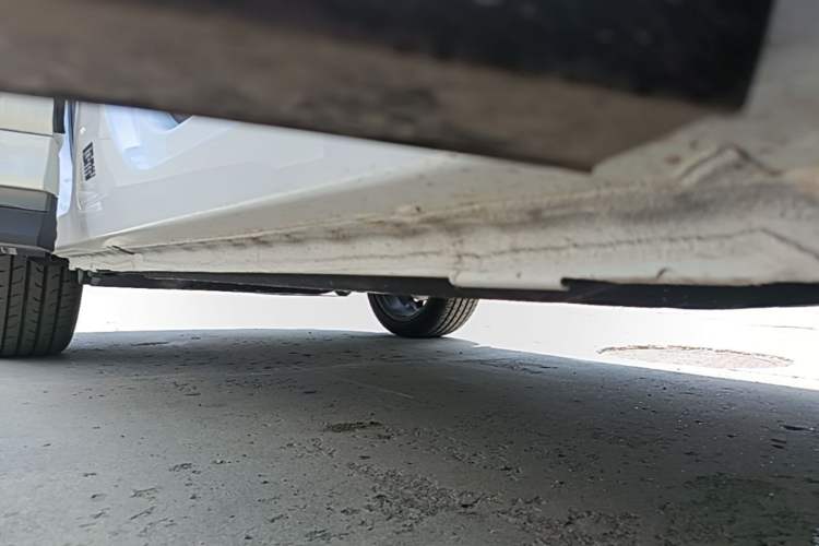 Used Lynk & Co 05 2023 2.0TD Two-Wheel Drive Shine Halo Right Side Sill