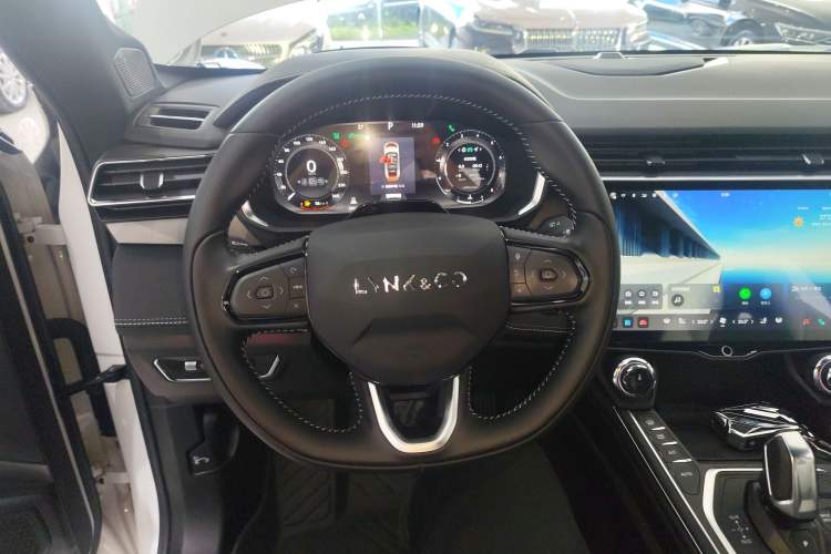 Used Lynk & Co 05 2023 2.0TD Two-Wheel Drive Shine Halo Steering Wheel