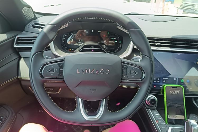 Used Lynk & Co 05 2023 2.0TD Two-Wheel Drive Shine Halo Steering Wheel