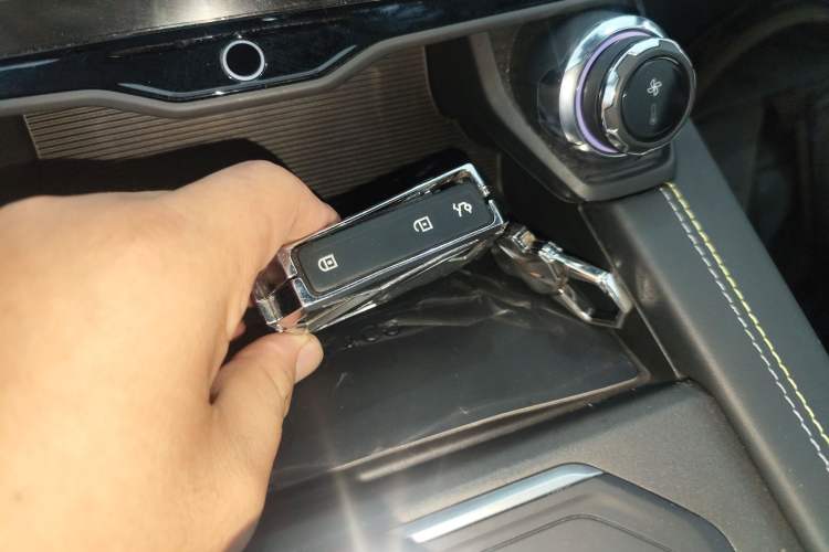 Used Lynk & Co 05 2023 2.0TD Two-Wheel Drive Shine Halo Vehicle Key