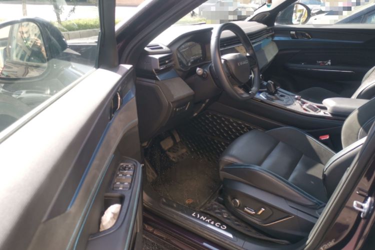 Used Lynk & Co 05 EM-P 2021 1.5TD PHEV HALO Driver Seat