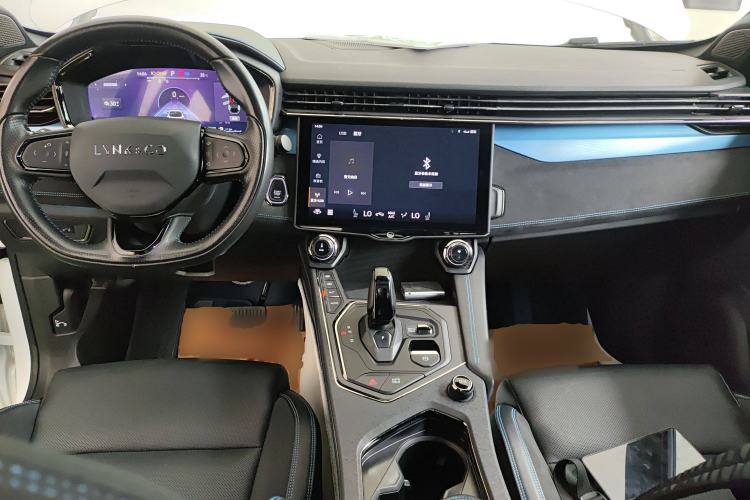 Used Lynk & Co 05 EM-P 2021 1.5TD PHEV HALO Interior 2