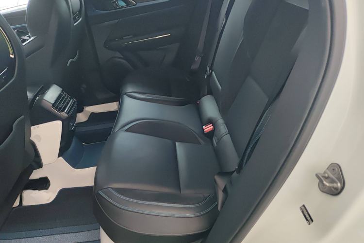 Used Lynk & Co 05 EM-P 2021 1.5TD PHEV HALO Interior 4
