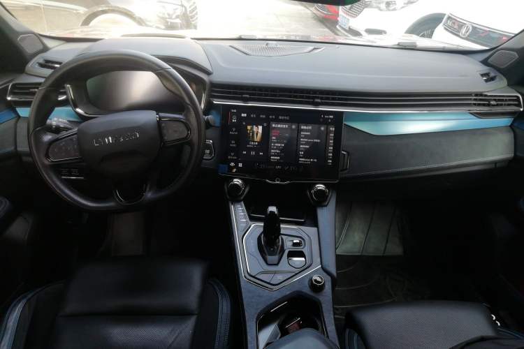 Used Lynk & Co 05 EM-P 2021 1.5TD PHEV HALO Center Console