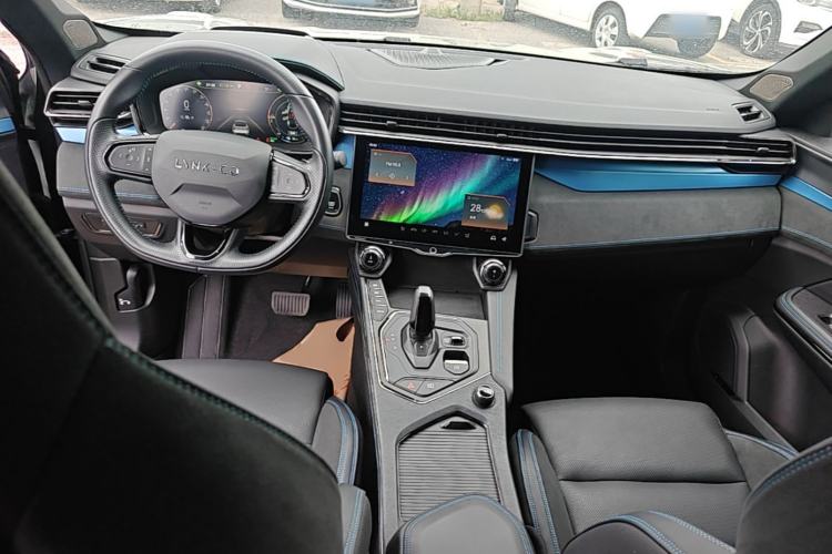 Used Lynk & Co 05 EM-P 2021 1.5TD PHEV HALO Center Console