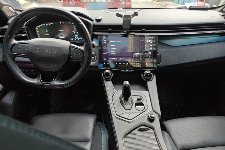 Used Lynk & Co 05 EM-P 2021 1.5TD PHEV HALO Center Console
