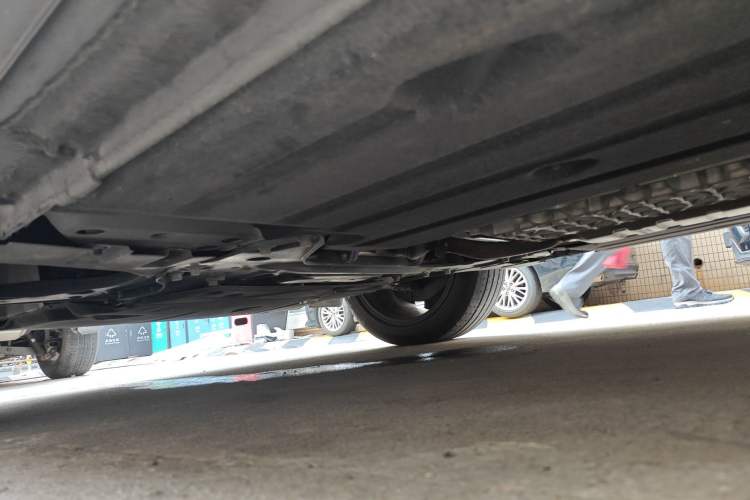 Used Lynk & Co 05 EM-P 2021 1.5TD PHEV HALO Chassis Front Left