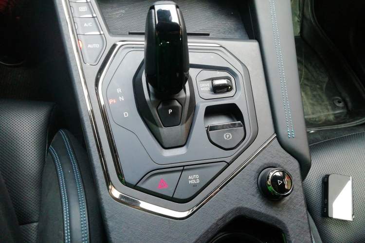 Used Lynk & Co 05 EM-P 2021 1.5TD PHEV HALO Gear Lever