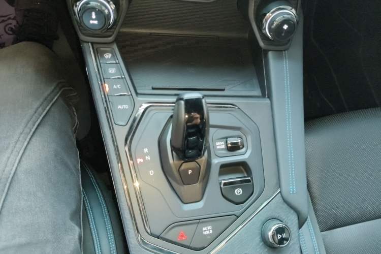Used Lynk & Co 05 EM-P 2021 1.5TD PHEV HALO Gear Lever