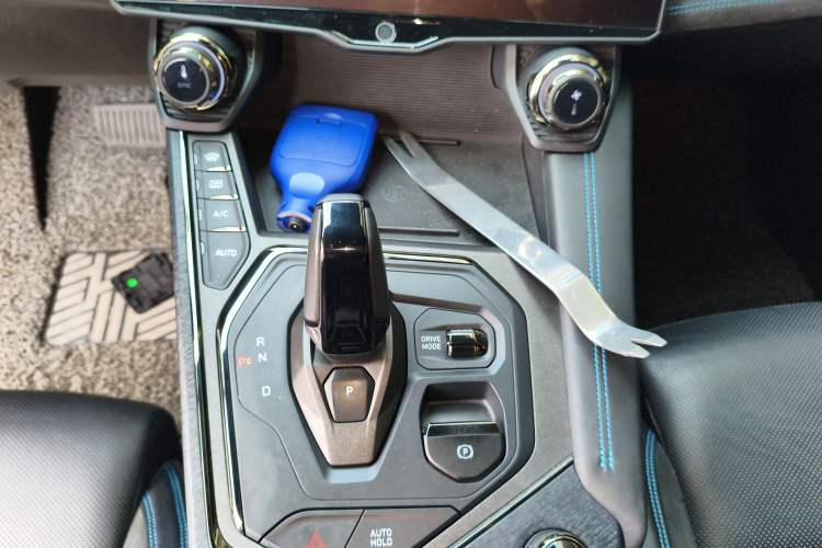 Used Lynk & Co 05 EM-P 2021 1.5TD PHEV HALO Gear Lever